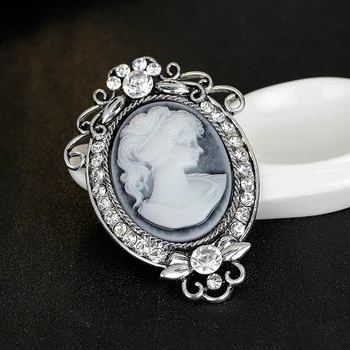 1 adet Rastgele Kristal Rhinestones Cameo Vintage Broş Kadınlar İçin Kraliçe Cameo Güzellik Kafa Broş Pin Giyim Aksesuar Kız Hediye