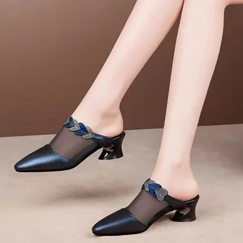 Cresfimix Kadın Klasik Yüksek Kaliteli Siyah Düşük Topuk Pompaları üzerinde Kayma Bayan Moda Tatlı Siyah Kare Topuk Ayakkabı Ofis için A6859