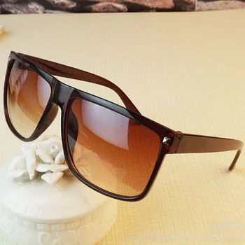 Retro perçin güneş gözlüğü Unisex büyük kare güneş gözlüğü UV400 siyah kahverengi renk